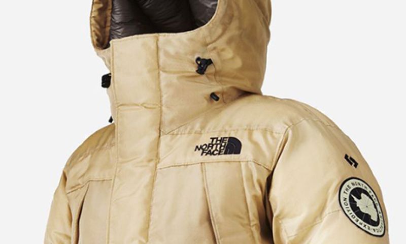 Deze parka van The North Face is eerste kledingstuk van spinnenzijde