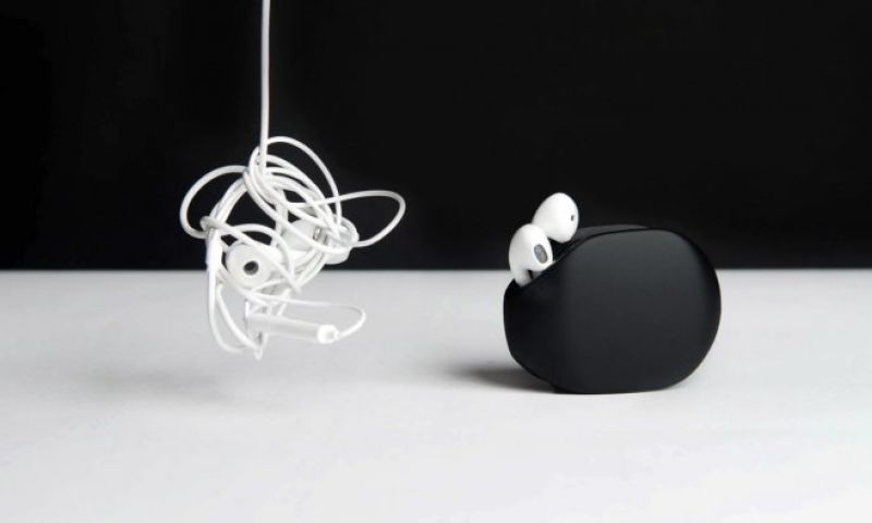 Nooit meer je oordopjes in de knoop met deze Kickstarter-gadget