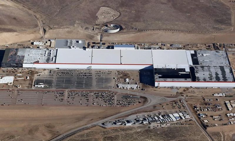 Tesla bedekt Gigafactory met 'grootste zonnedak ooit'