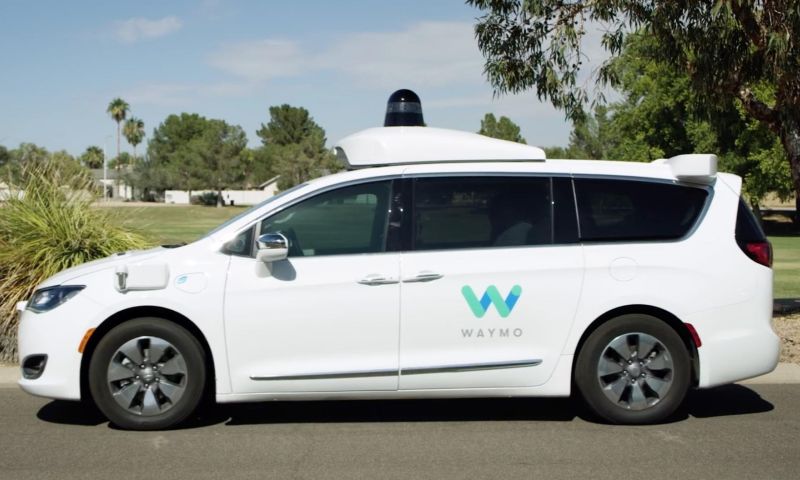 Zelfrijdende auto's Waymo zonder backup-chauffeur de weg op