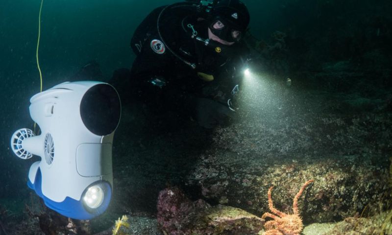 Onderwaterdrones sporen vuilnis op in Noorse fjorden 