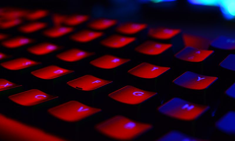 Onrust onder leden wraakporno-netwerk: wie is de mol?