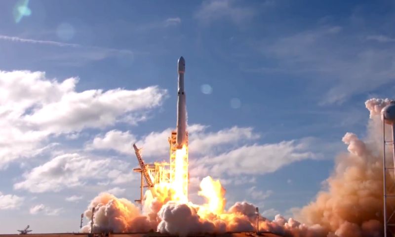 Terugkijken: SpaceX lanceert Falcon Heavy-raket