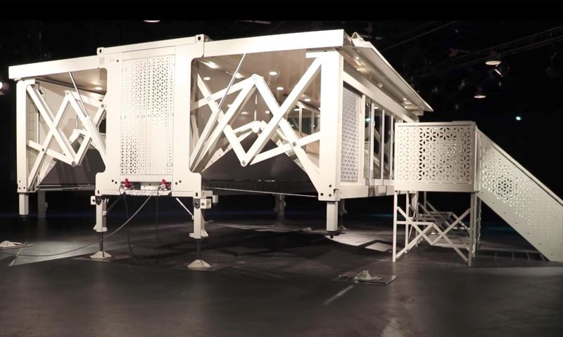 Deze unit vouwt zich uit tot een huis of kantoor