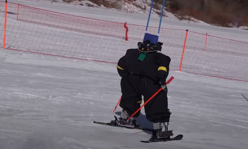 Na robotvoetballers nu ook robotskiërs