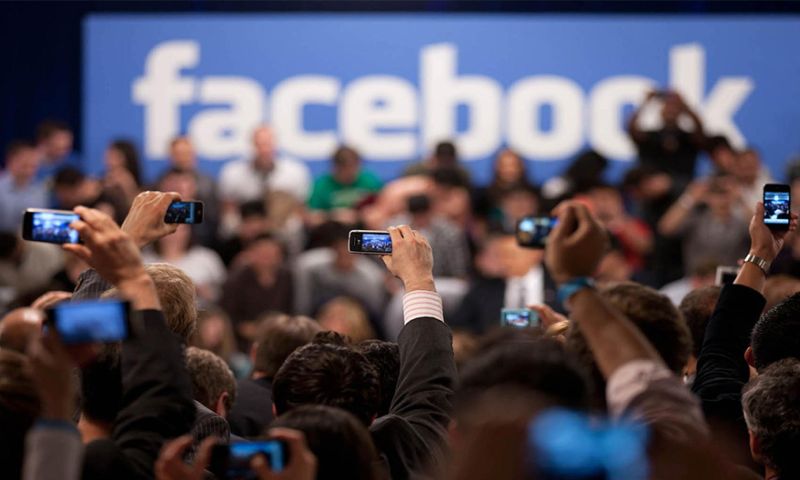 'Facebook wil tv-programma's zonder nieuws, naakt en vloeken'