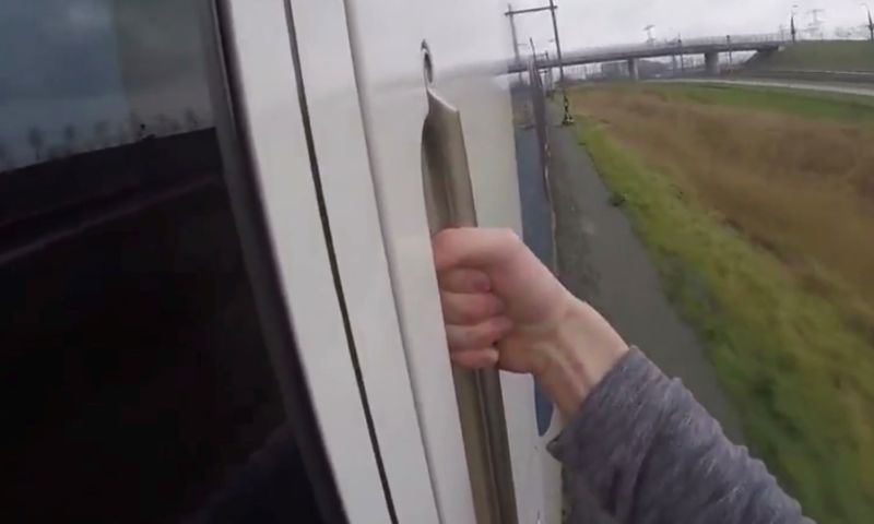ProRail wil treinsurfers sneller van YouTube af