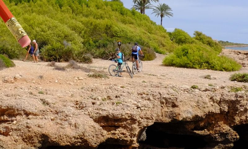 Zo gum je mensen, verkeersborden en meer van je mooie foto's