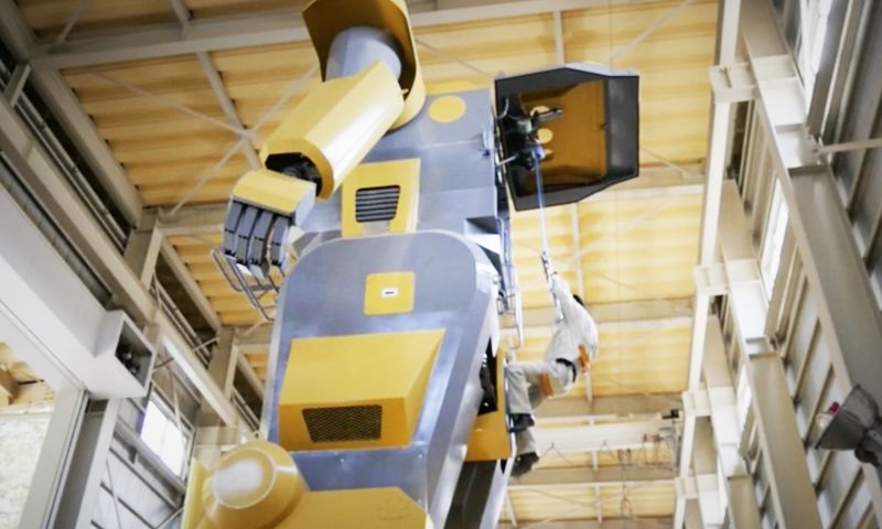 Video: Japanner bouwt mega-robot