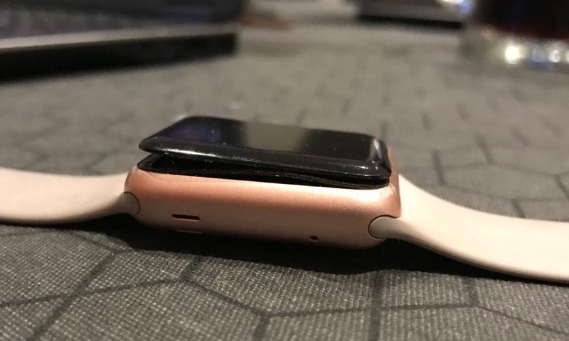 Apple Watch 2 met gezwollen accu gratis gerepareerd