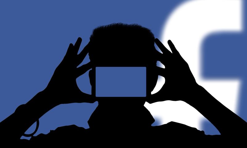 Twee databedrijven van Facebook gegooid