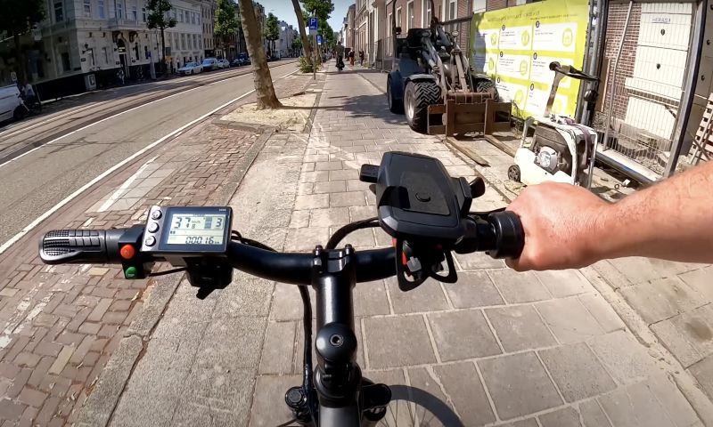 e-bike opvoeren rollerbank opgevoerde elektrische fiets