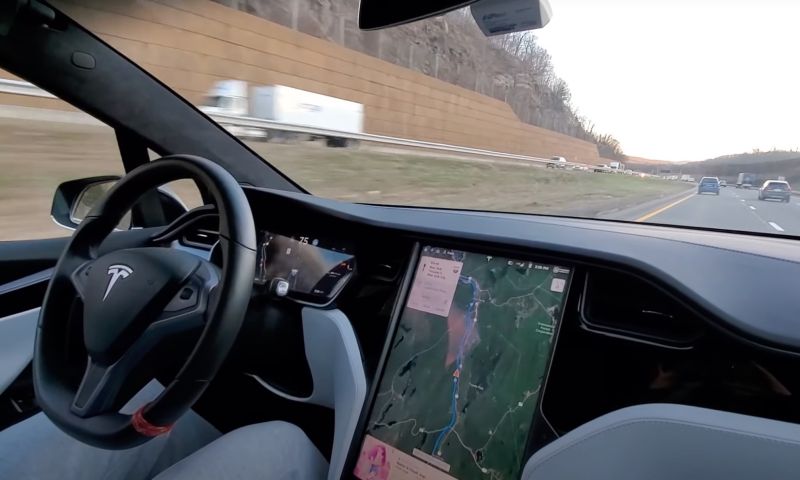 tesla autopilot full self driving zelfrijdende auto elon musk modus