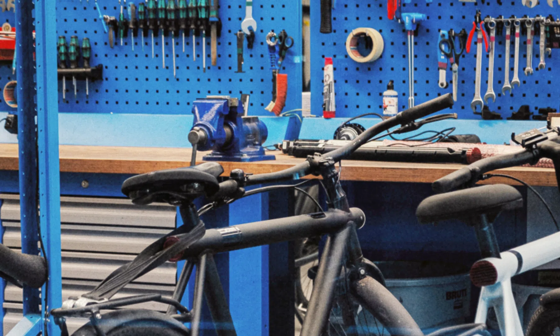 kwikfit vanmoof reparatie service