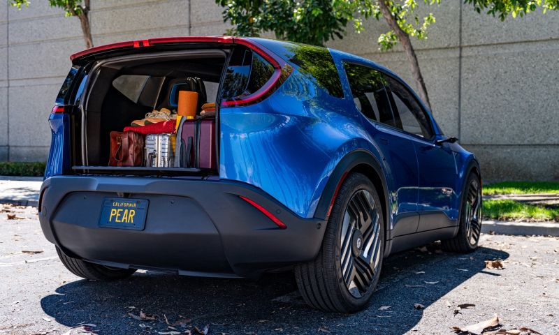 elektrische auto EV SUV fisker pear tesla achterklep