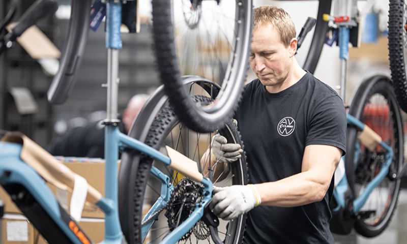 e-bike onderhoud elektrische fiets reparatie onderhouden