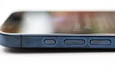 Thumbnail for article: Apple: iPhone 15 Pro zonder hoesje kan 'tijdelijk verkleuren'