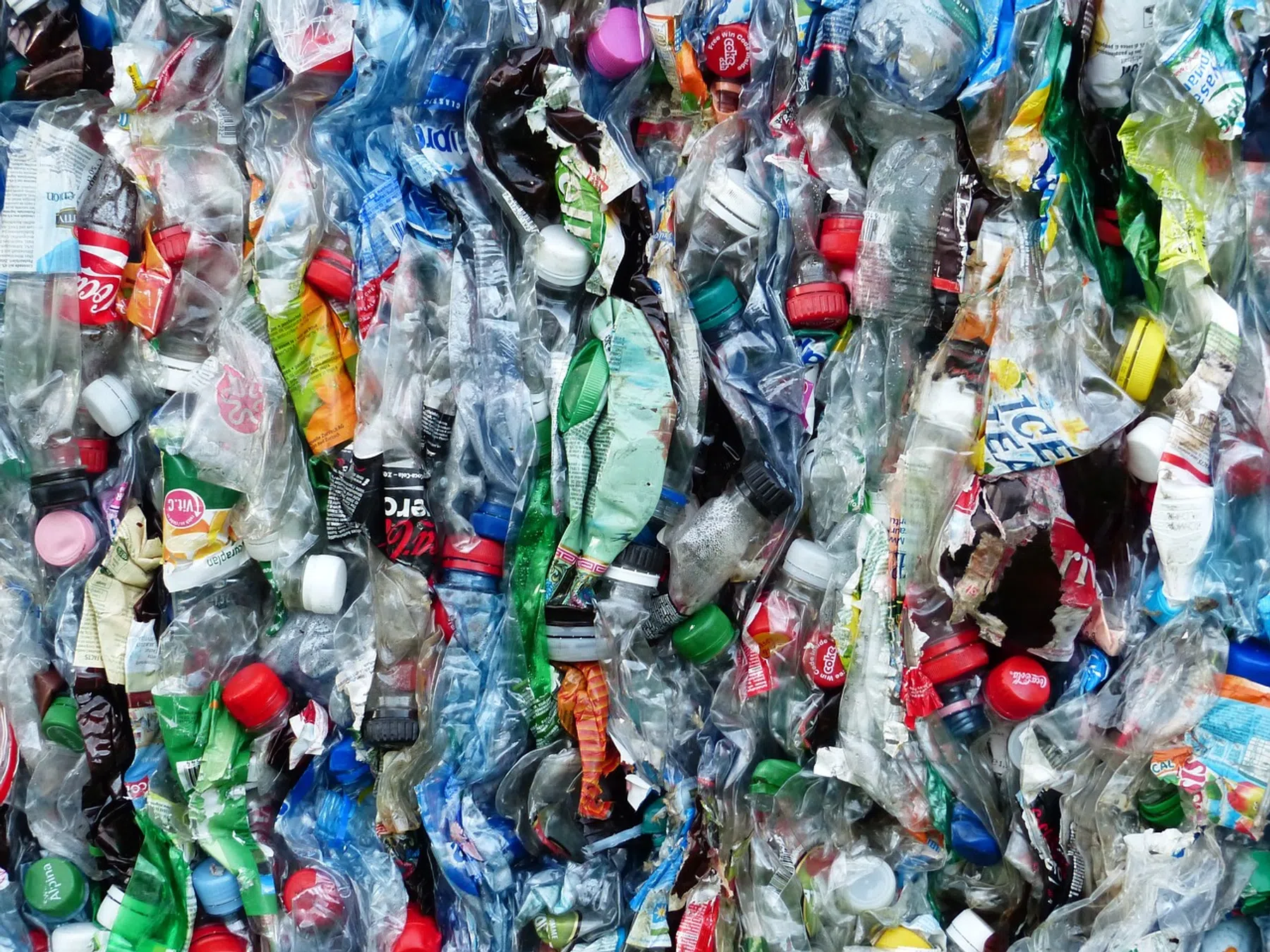 plastic recyclen uitstoot efficiënt milieu fossiele brandstoffen klimaat
