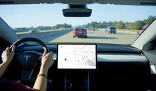 Thumbnail for article: Tesla wint belangrijke rechtszaak over dodelijk ongeluk en de rol van Autopilot