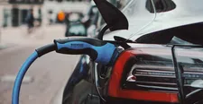 Thumbnail for article: Onderzoek: elektrisch rijden dreigt onaantrekkelijker te worden dan benzine
