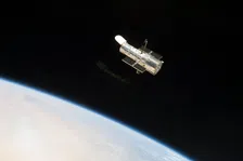 Thumbnail for article: Ruimtetelescoop Hubble hangt aan een zijden (gyroscoop)draadje