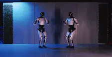 Thumbnail for article: Tesla's robot is nu soepeler en sneller, en kan zelfs dansen