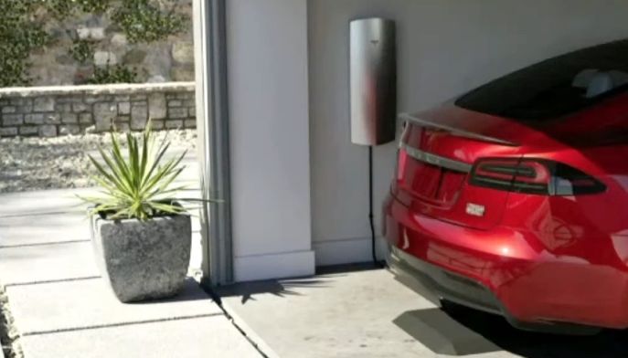©Tesla