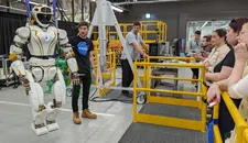 Thumbnail for article: Mensachtige robot van NASA mag saaie en gevaarlijke klusjes in de ruimte doen