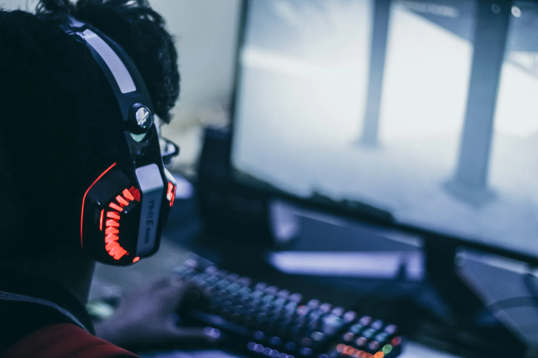 Groot risico op gehoorschade onder gamers: 'vaak het geluid te hard staan'