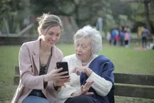 Thumbnail for article: Android 15 krijgt modus voor je grootouders: meer knoppen en grotere teksten