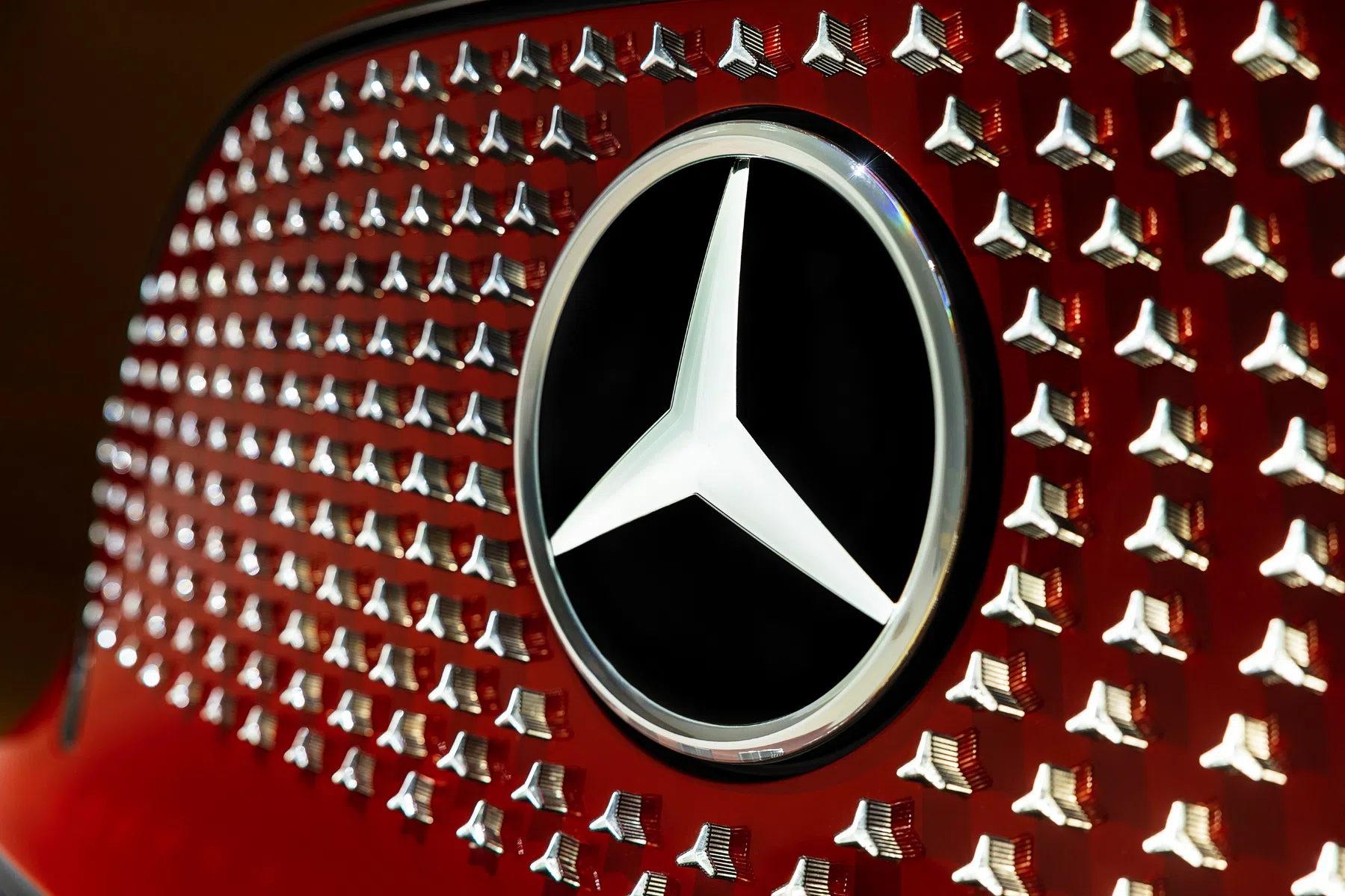 Mercedes schroeft ambities met elektrische auto's terug: de overstap duurt langer
