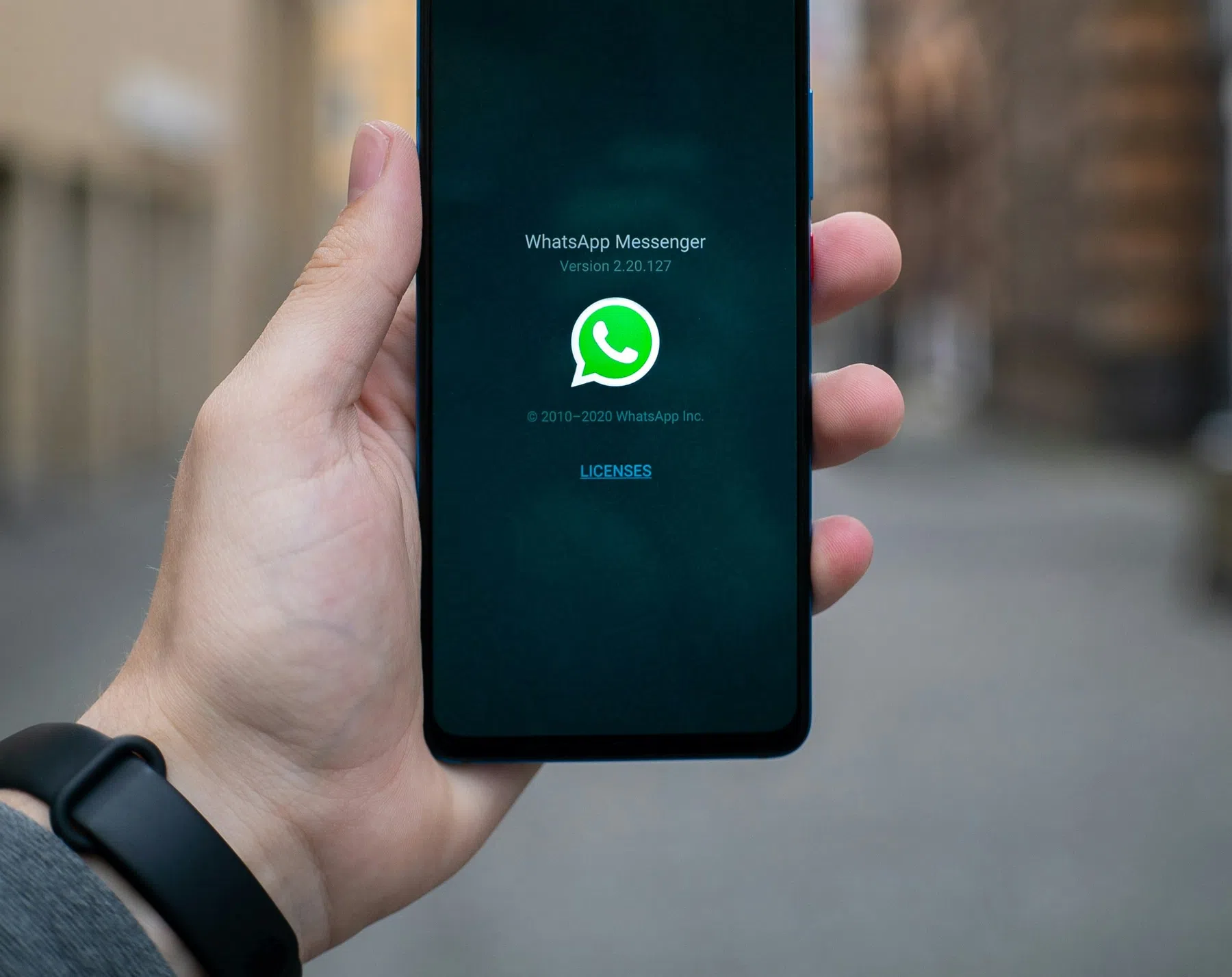 WhatsApp laat je nu ook op Android berichten zoeken op datum