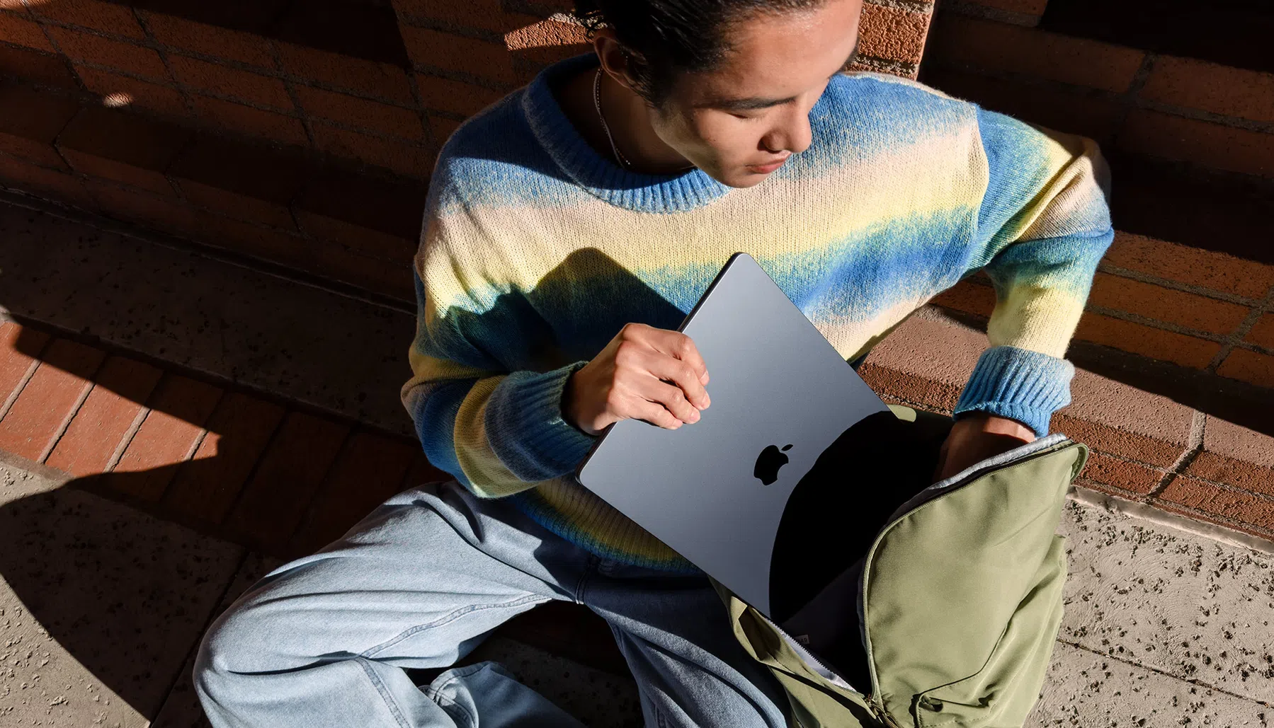 © Apple