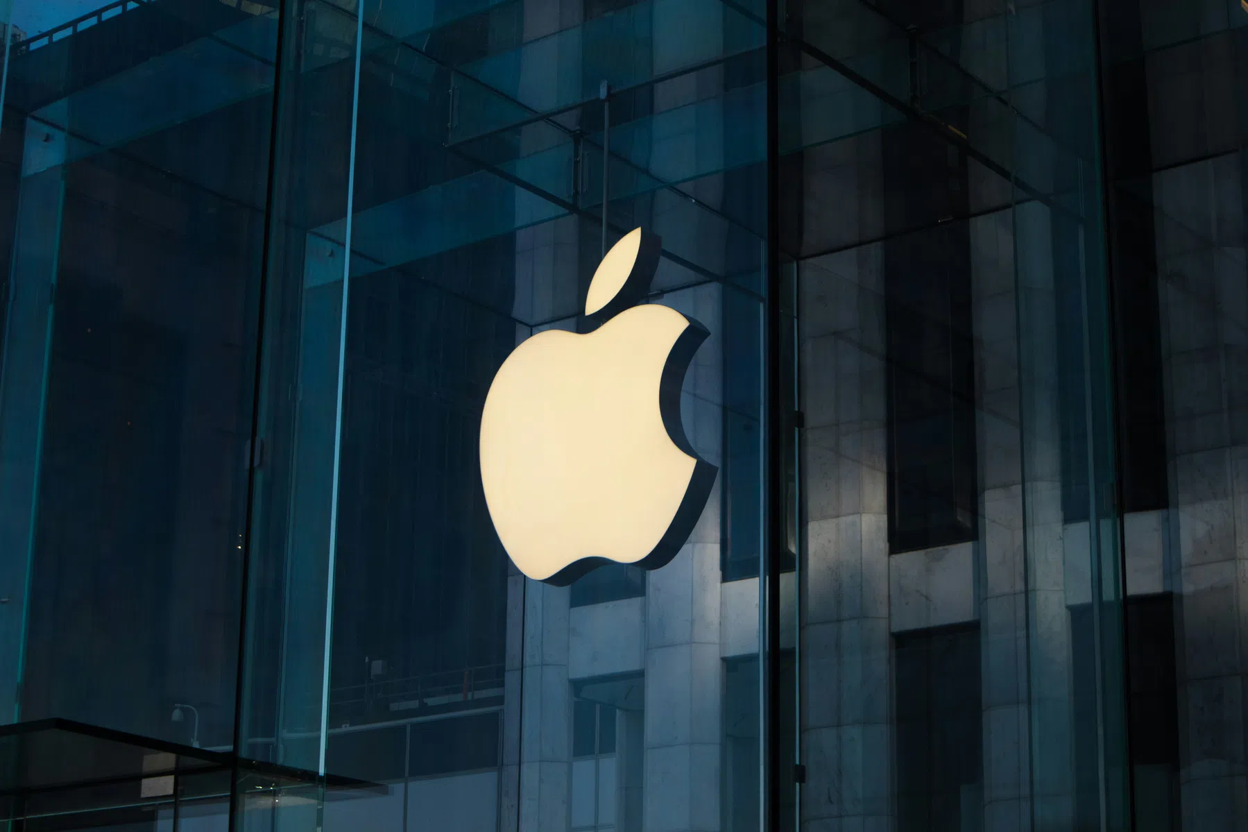 Tim Cook beschuldigd van aandeelhoudersbedrog: Apple betaalt grote schikking