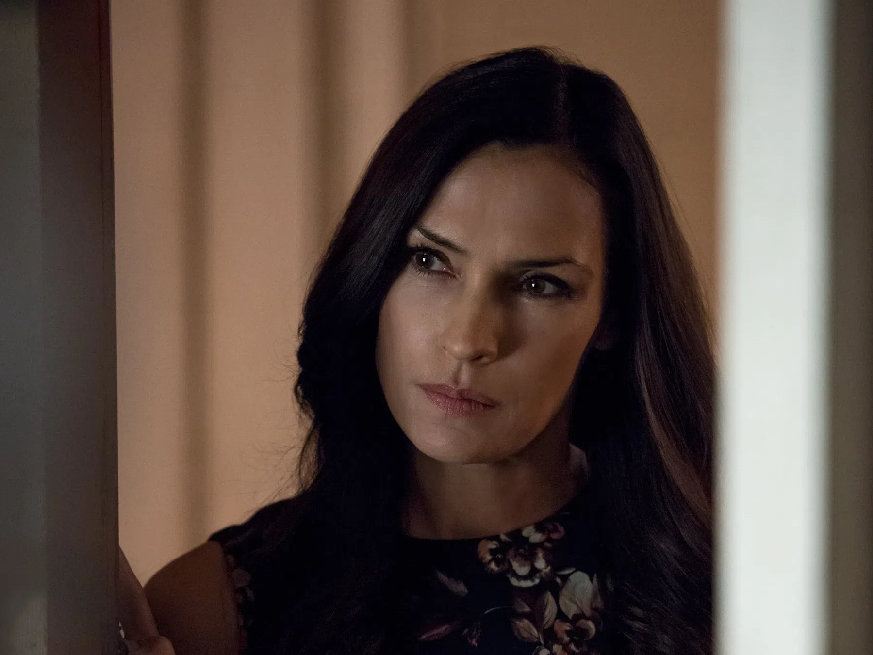 Famke Janssen krijgt hoofdrol in nieuwe Netflix-serie Amsterdam Empire