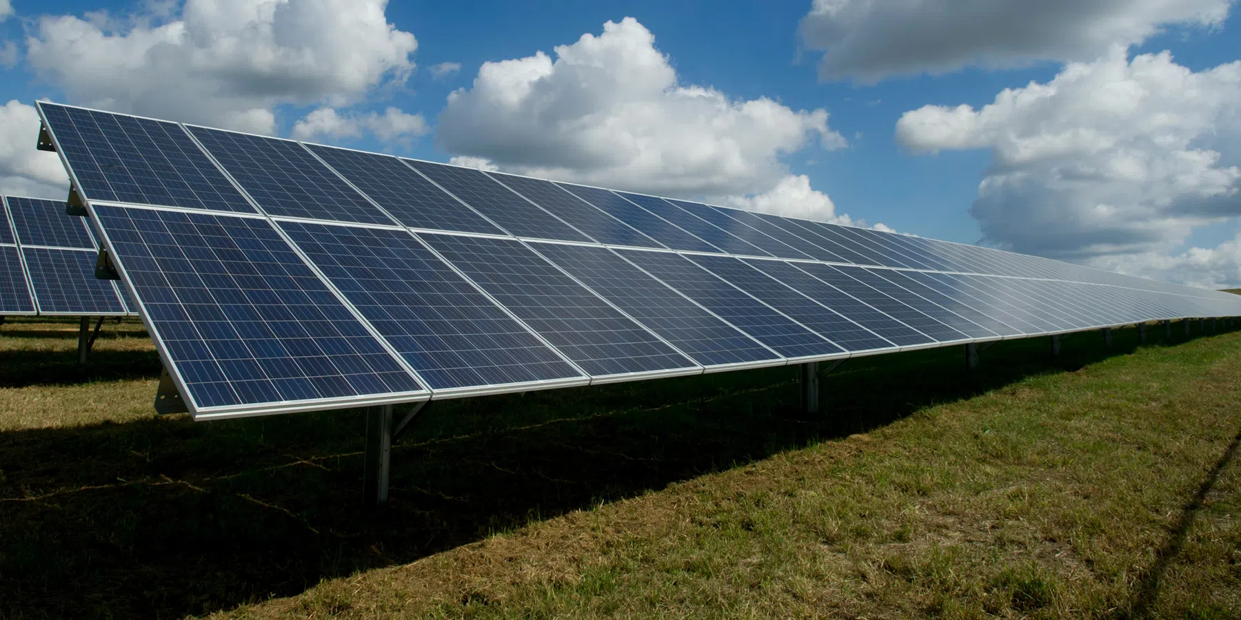 Netbeheerders mogen wind- en zonneparken nu makkelijker afschakelen van stroomnet