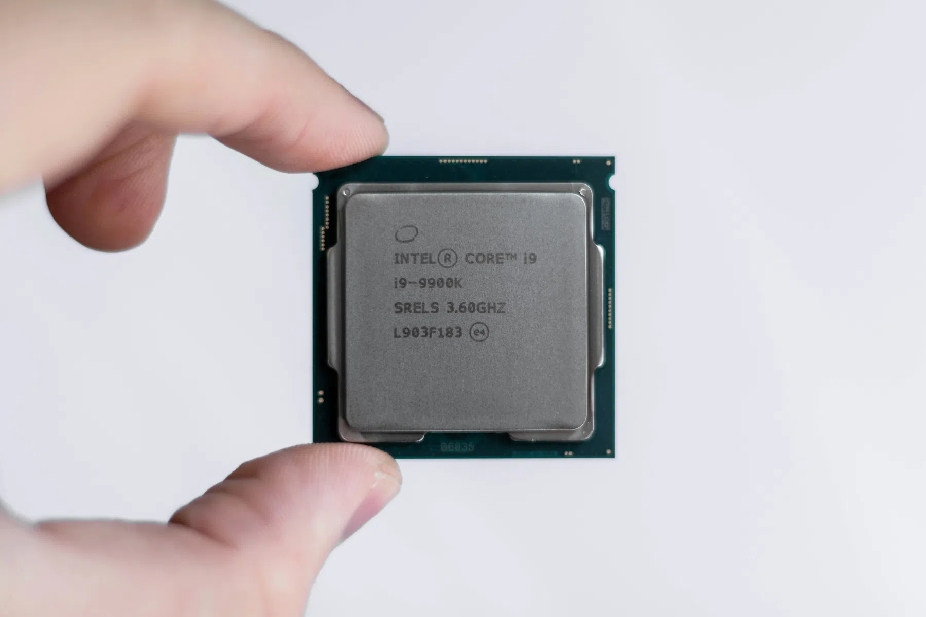 Intel verliest miljarden aan chips, maar wil break-even draaien met hulp van ASML