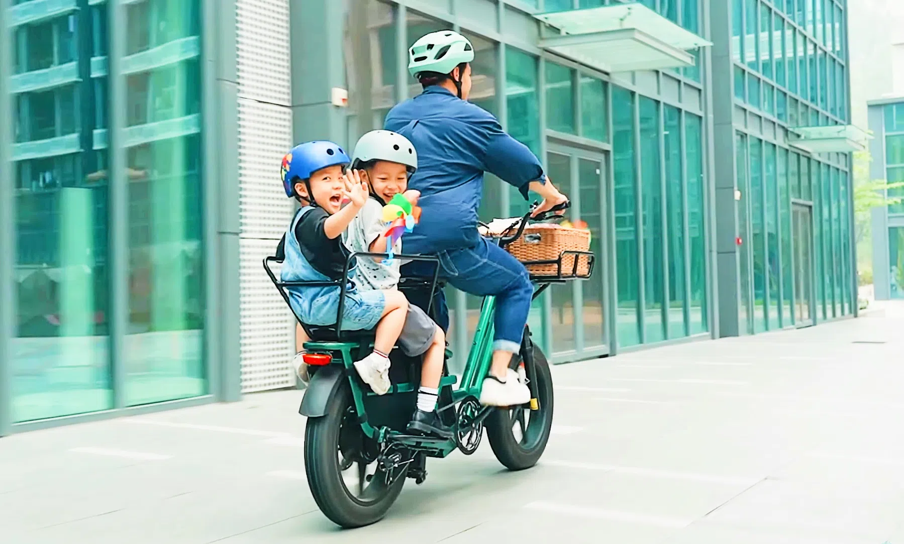Met deze e-bike neem je twee kinderen en veel boodschappen mee