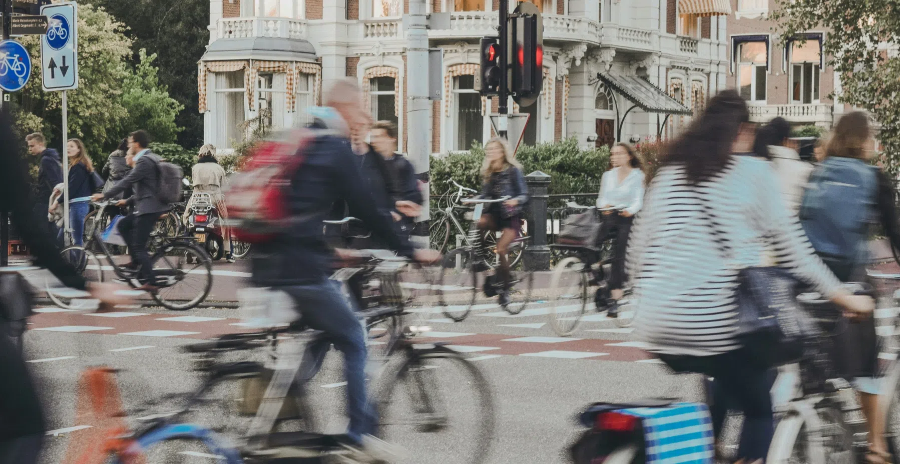 Snelle e-bike (of wielrenfiets) op de rijbaan? Amsterdam gaat het testen