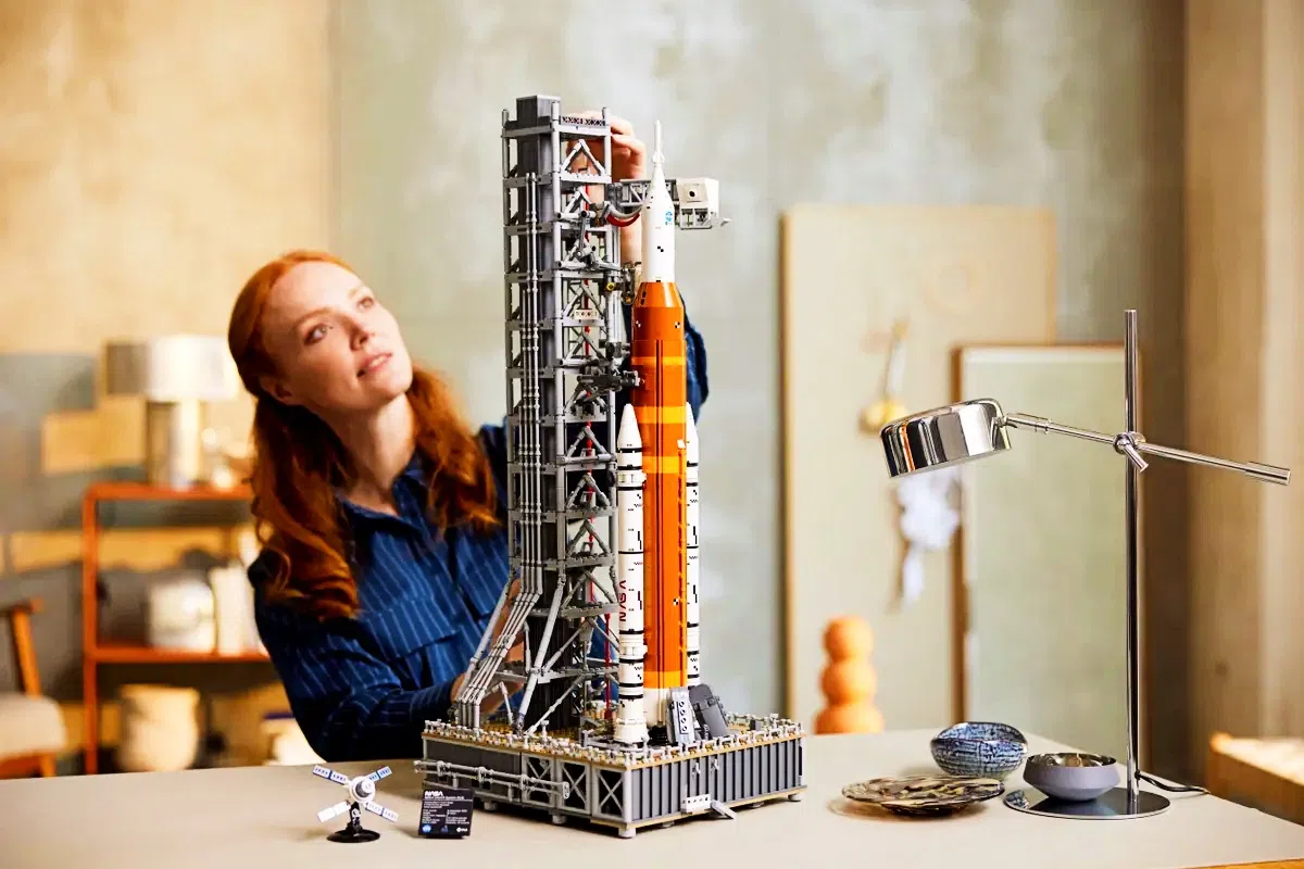 Launch your NASA rocket?  It's possible with this new Lego set