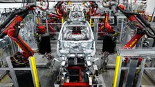 Thumbnail for article: Tesla schuift techniek die auto's goedkoper moest maken op de lange baan