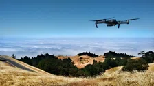 Thumbnail for article: VS ontwikkelt draadloos oplaadbare drones die eindeloos kunnen vliegen