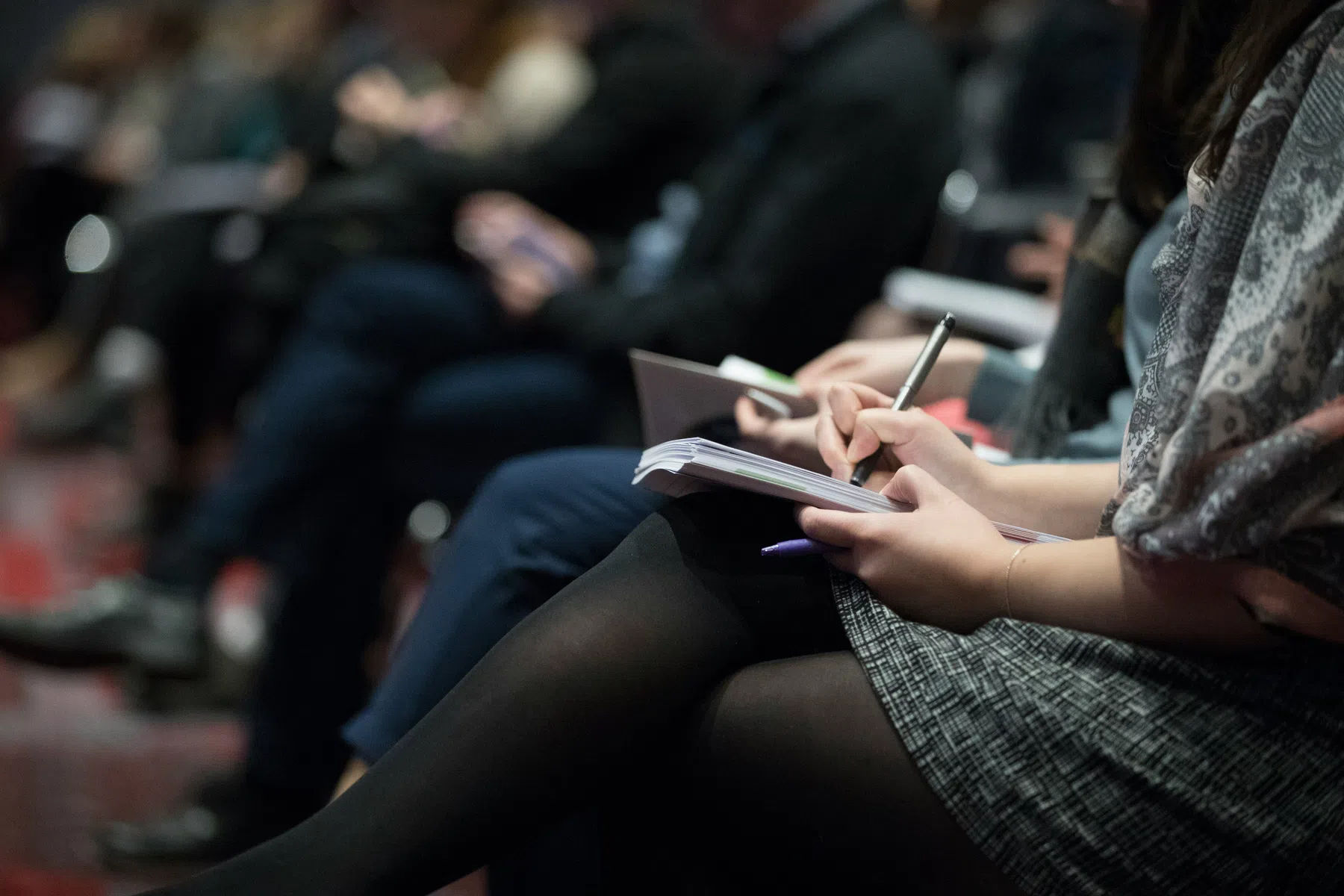 Uitgeverijen sluiten deals met ChatGPT, zonder toestemming medewerkers