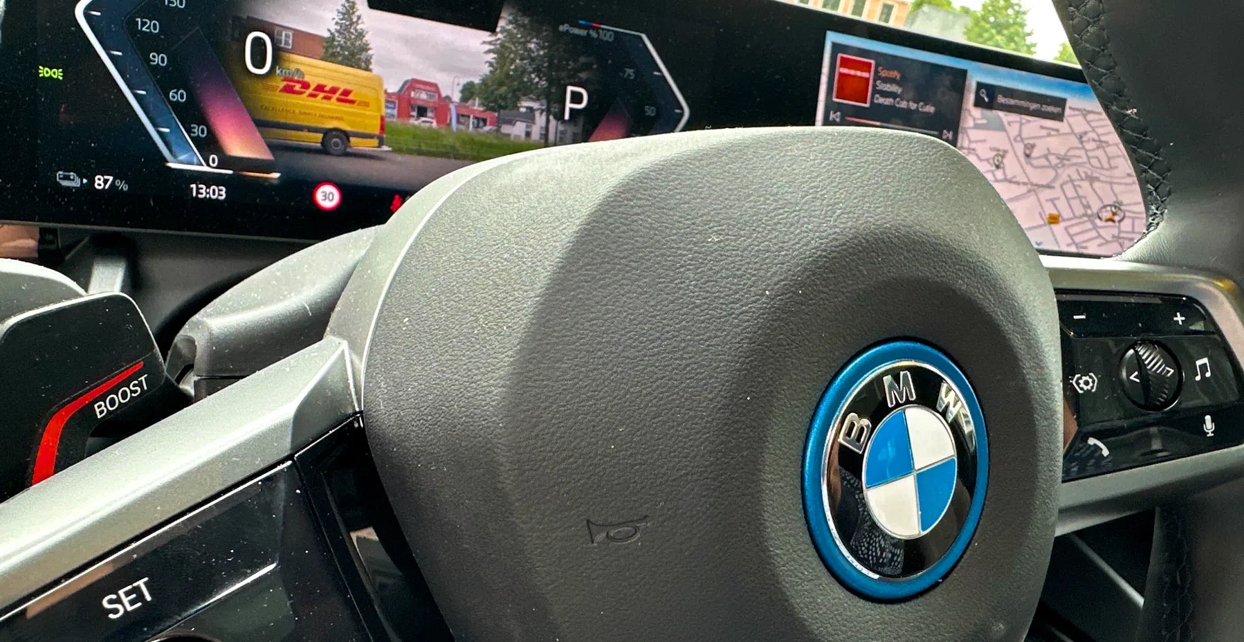 Duurtest BMW i5: slimme auto wil ook chauffeur slimmer maken