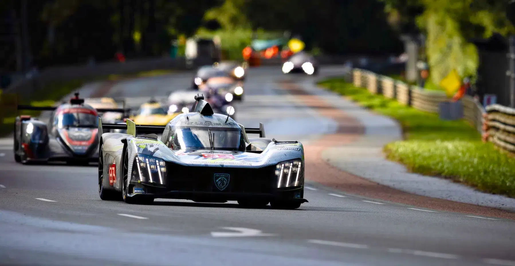 Raceauto's kunnen herrie blijven maken dankzij schone brandstof zoals waterstof