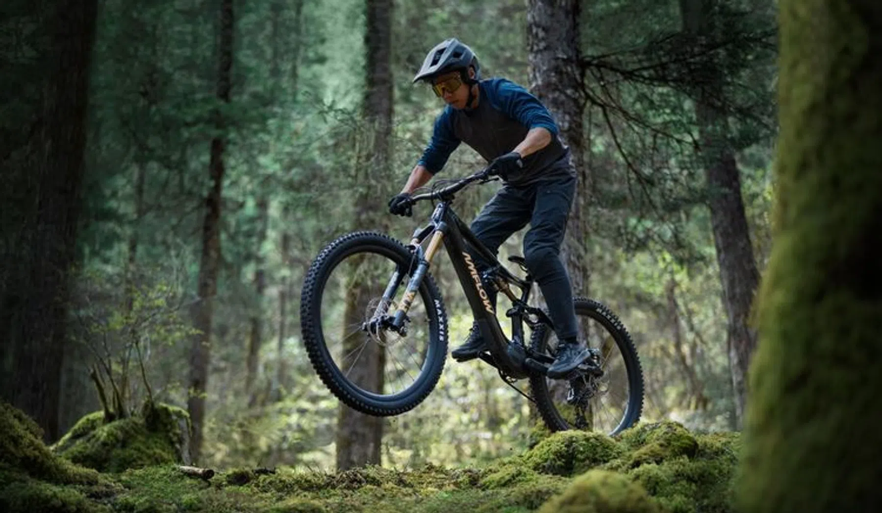 Dronemerk DJI stort zich op e-bikes met een stille, maar krachtige mountainbike