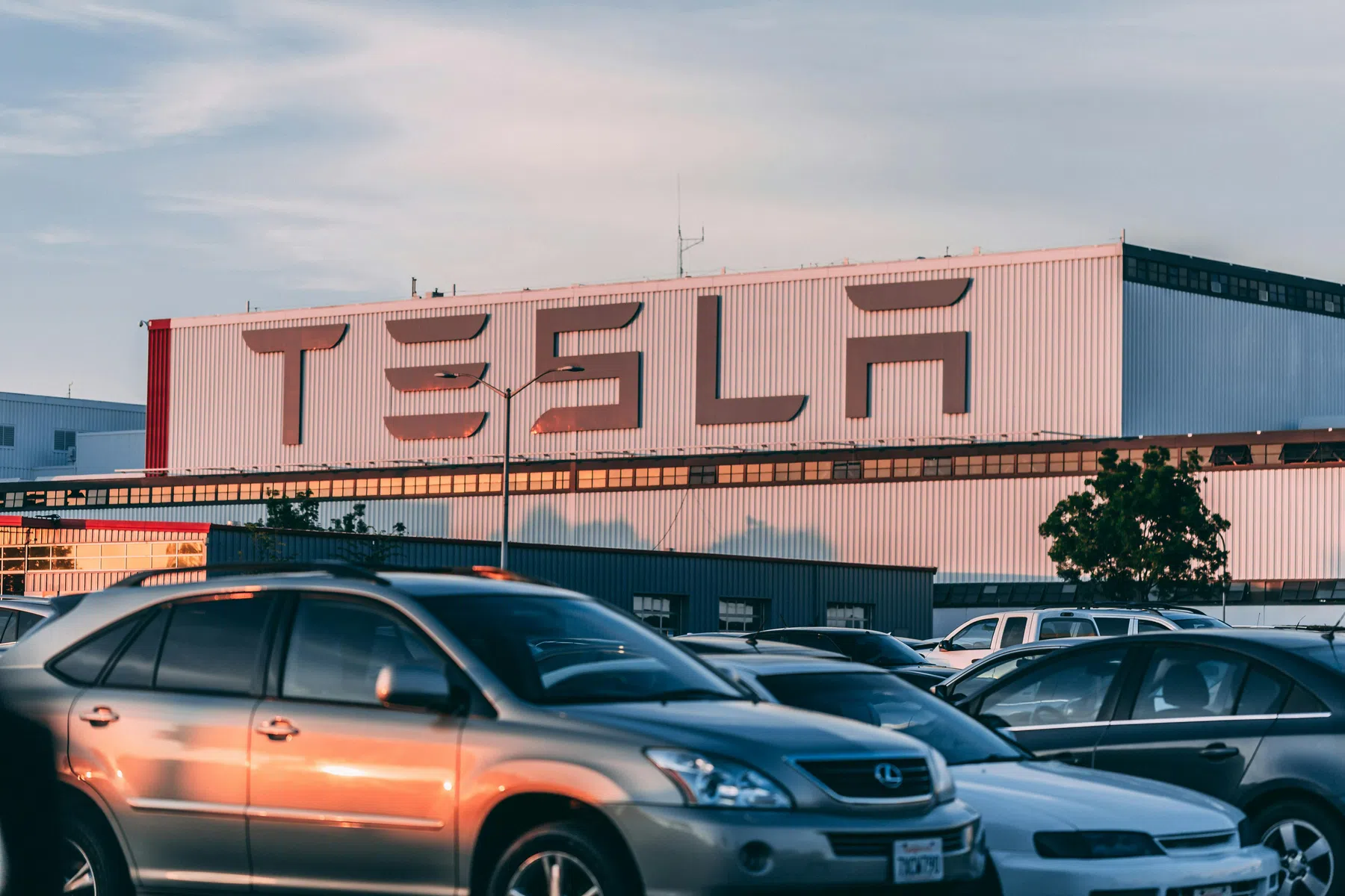 Tesla mag beginnen met de uitbreiding van zijn gigafabriek in Duitsland