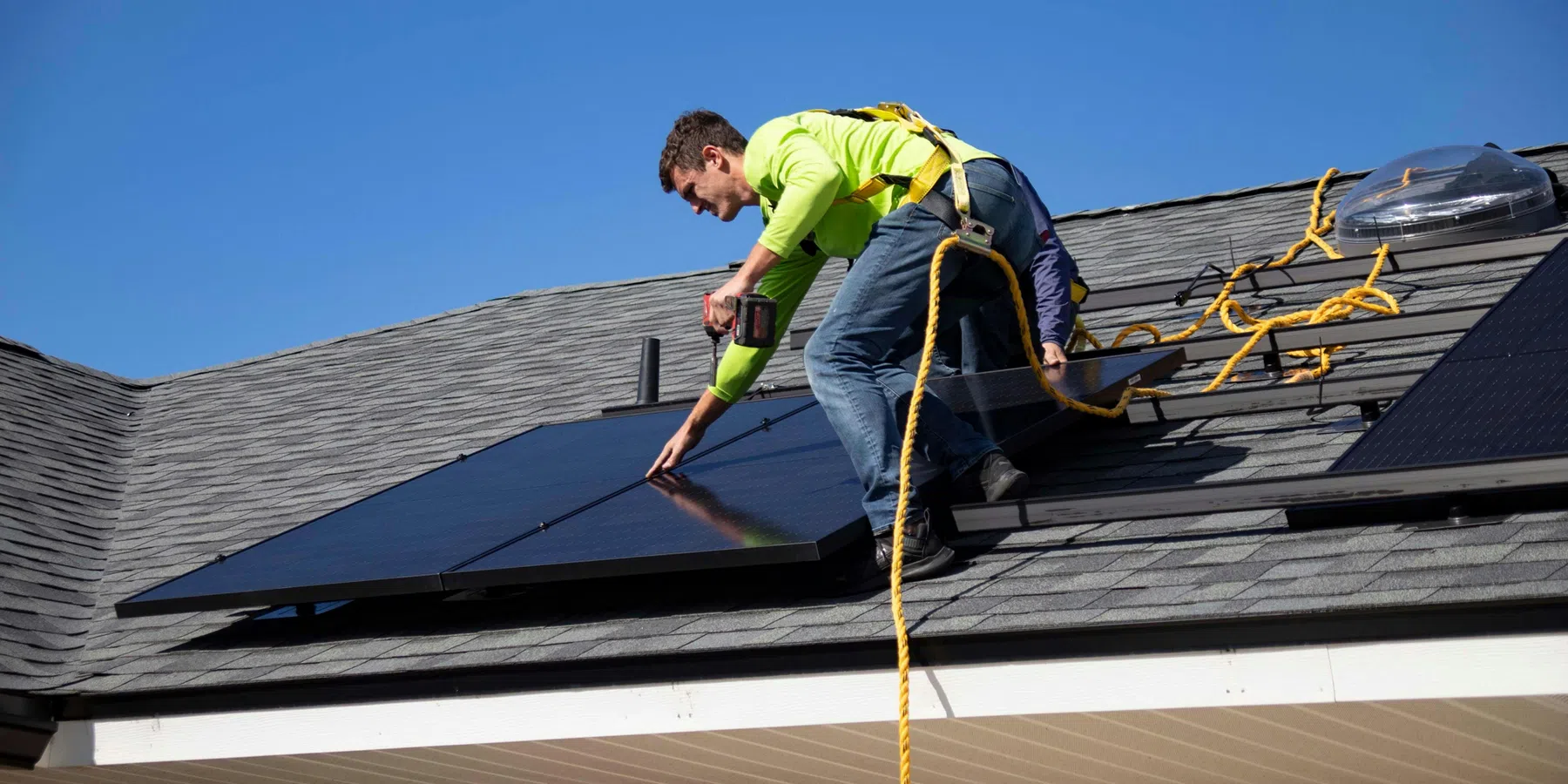 Aantal zonnepaneel-installaties is dit jaar gehalveerd