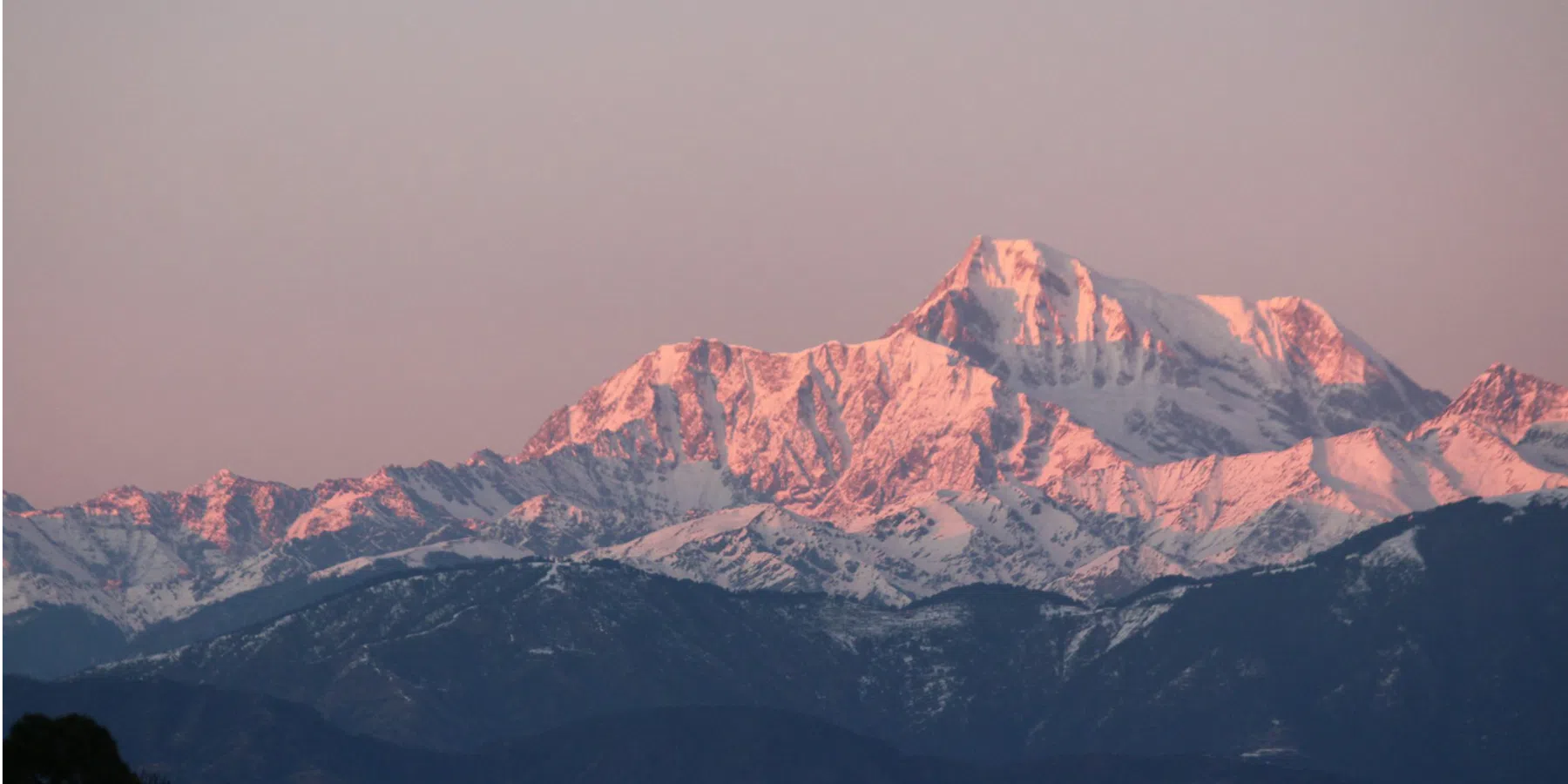 Deze drones gaan de Mount Everest schoonmaken