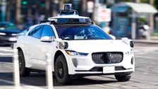 Thumbnail for article: 'Zelfrijdende Waymo-taxi’s moeten in september al door Londen rijden'